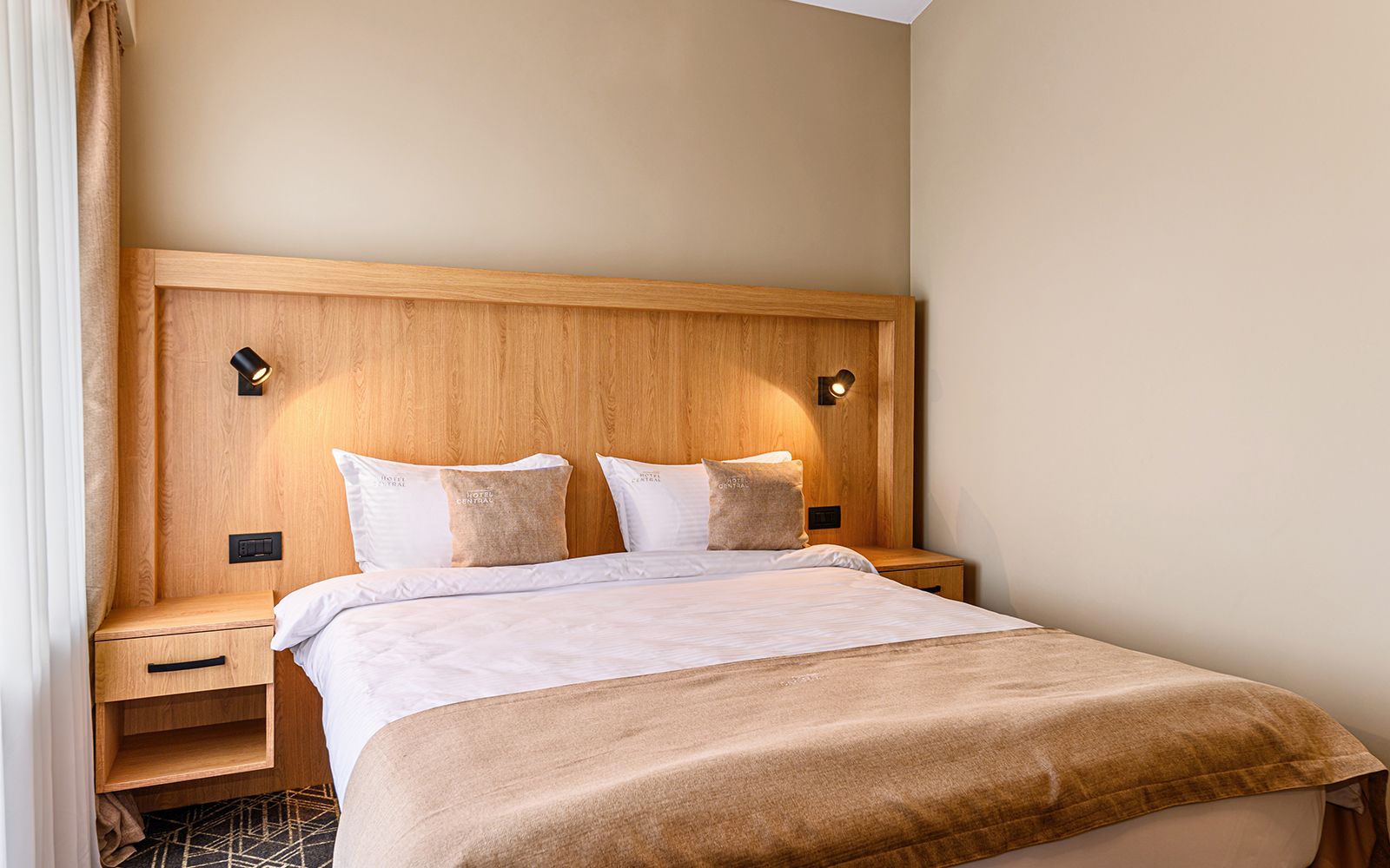 Hotel Central Pascani | Cazare Pascani | Cazare in Pascani | Cazare hotel Pascani | Hotel Pascani cazare | Hotel Pascani | Hoteluri in Pascani | Oferte cazare Pascani | Oferte cazare hotel in Pascani | Evenimente Pascani | Sala evenimente Pascani | Organizari evenimente Pascani | Organizare evenimente in Pascani | Organizare Evenimente si Nunti Pascani